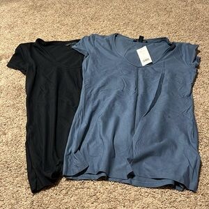 Bundle of 2! Banana Republic Women's Tops size small